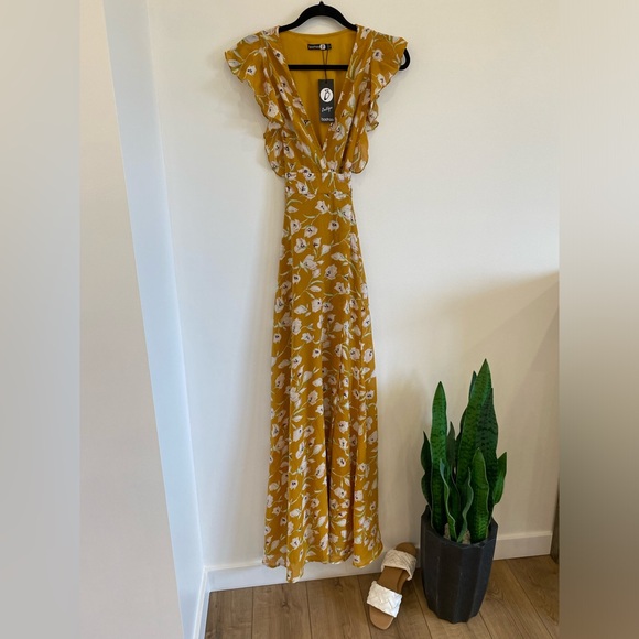 XS Yellow Wrap Dress w Flutter Sleeves - Boohoo - Picture 1 of 3